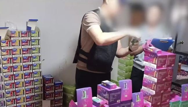 В Алматы пресечена крупная схема по незаконной продаже вейпов через Telegram