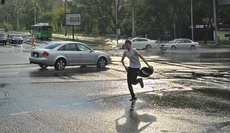 В 17 областях страны синоптики объявили штормовое предупреждение