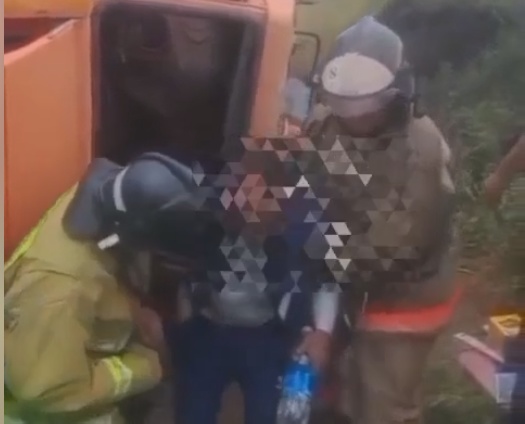 Сотрудники МЧС спасли 63-летнего водителя в СКО