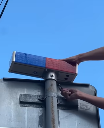 На дорогах в Усть-Каменогорске устанавливают светосигнальные маячки