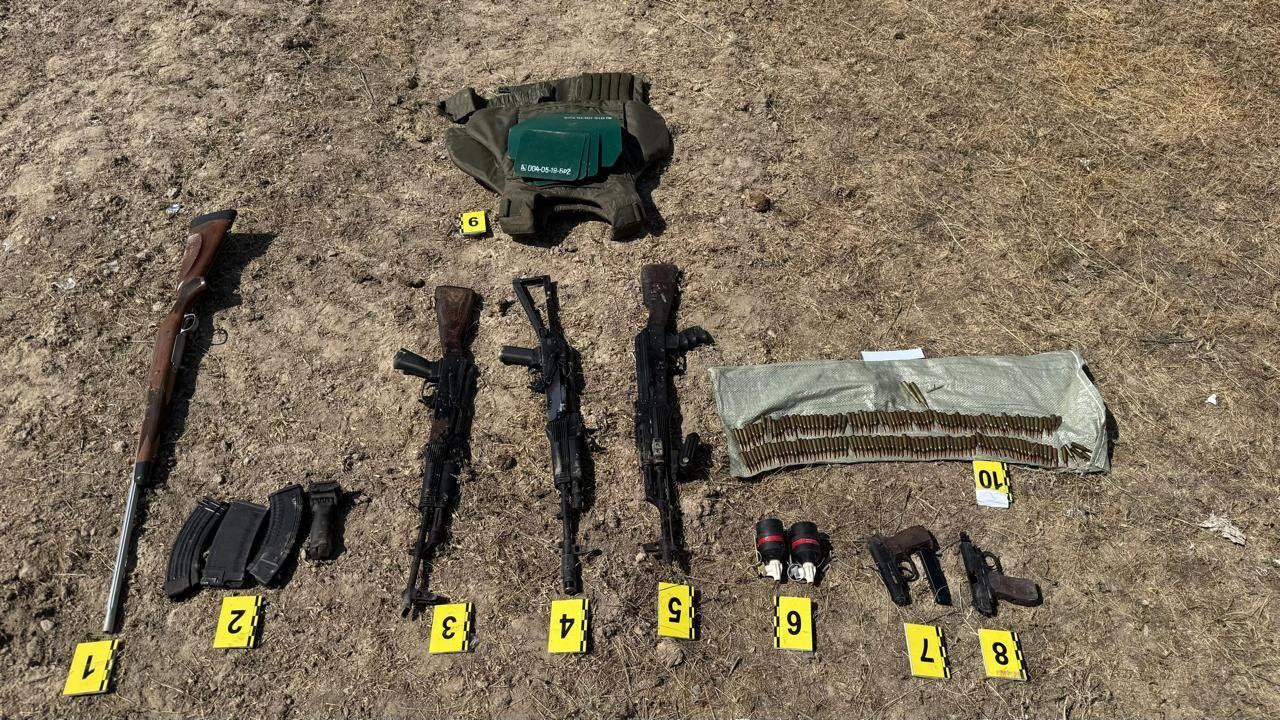 В Алматы и еще семи областях нашли крупные запасы оружия
