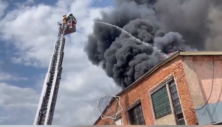В Уральске на молочном комбинате произошел крупный пожар