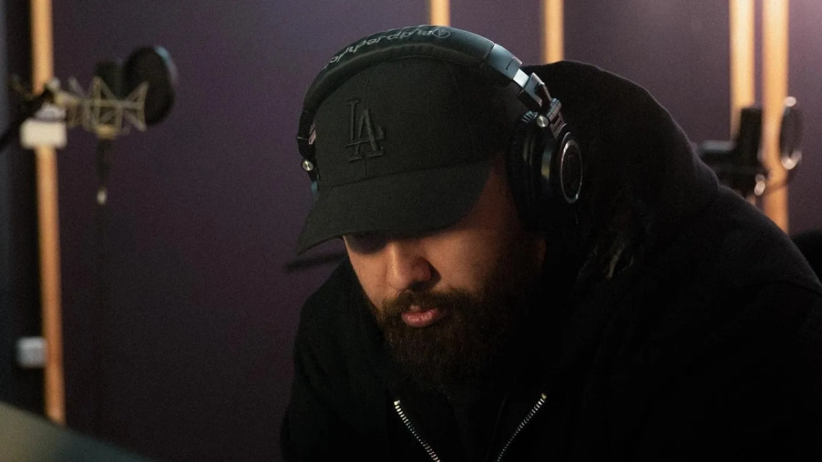 Jah Khalib отменил концерты из-за критического состояния новорожденной дочери