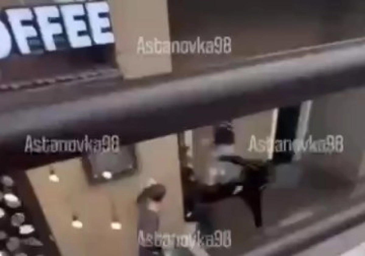 В Астане подростки напали на посетителей неформальной кофейни