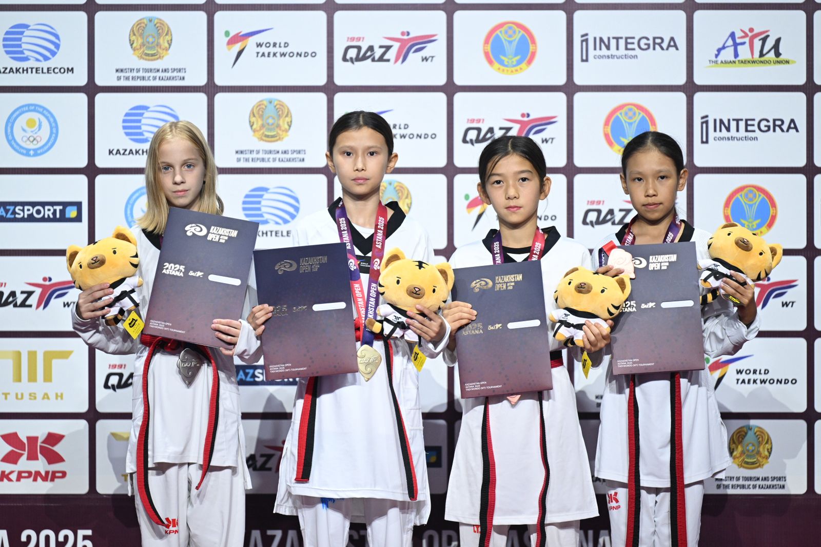 Казахстанцы подтвердили лидерство на международной арене в таеквондо
