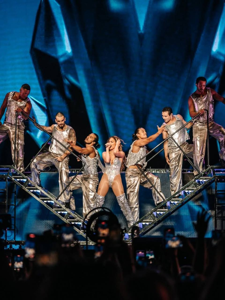 Сколько заработала Дженифер Лопес на концерте в Алматы