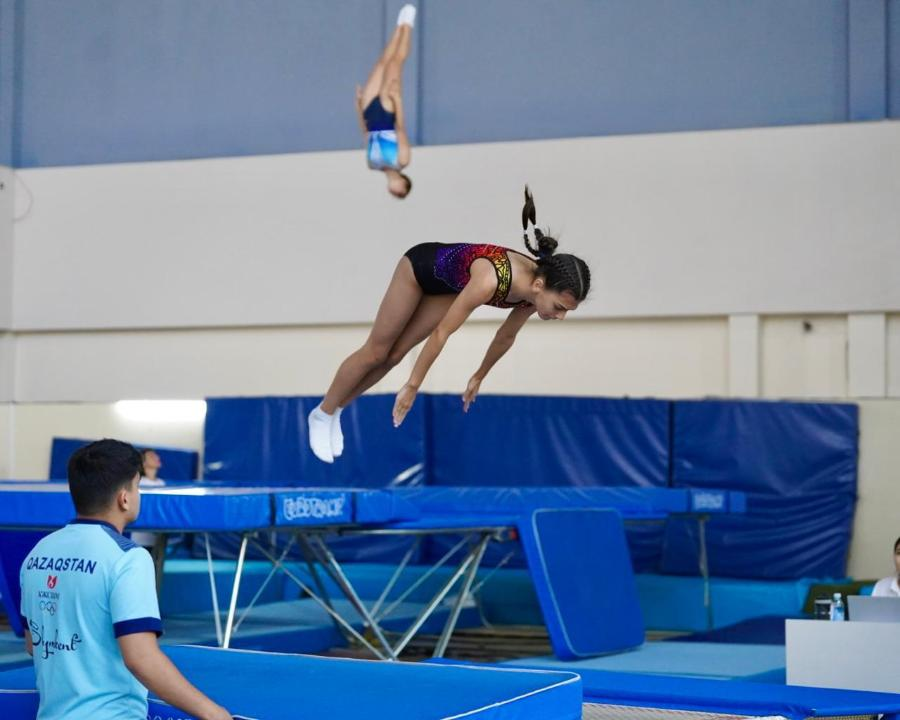 Чемпионат по батутной гимнастике проходит в Астане