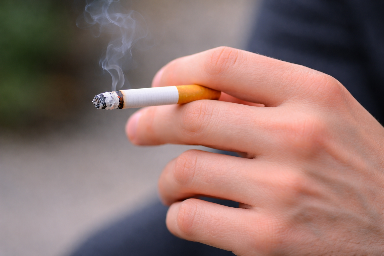 Ученые: сигаретные фильтры бесполезны для курильщика и опасны для экологии