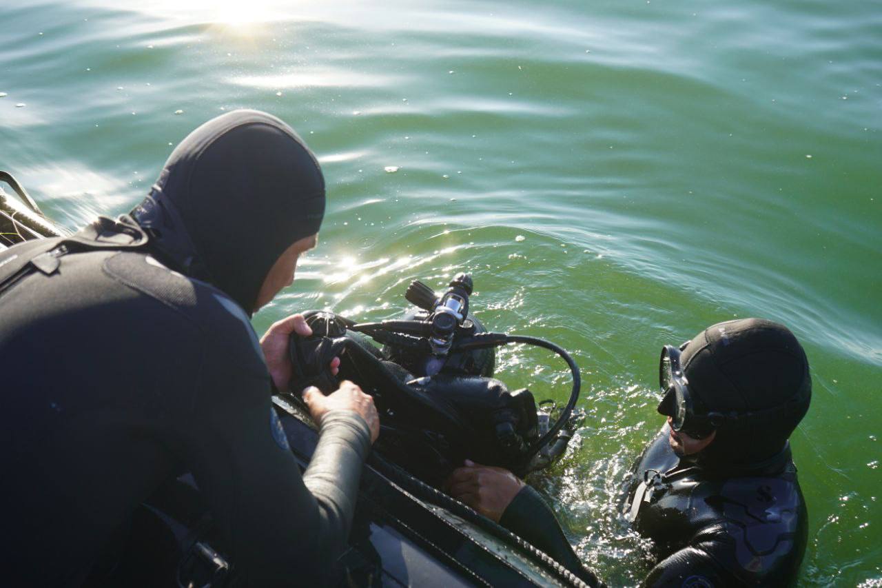 Найдены фрагменты пропавшего военного вертолета и тело одного из членов экипажа