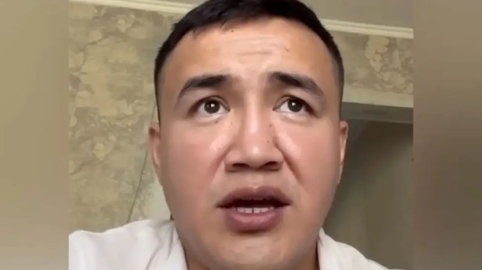 В Атырау бывший сотрудник школы обвинил директора в домогательствах