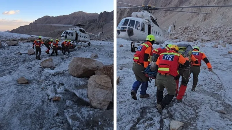Шестерых туристов эвакуировали с пика Сатпаева на вертолете