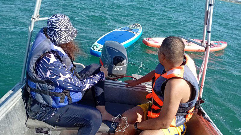 Трех человек унес ветер на Каспии