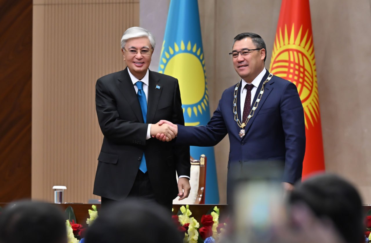 Токаев вручил Садыру Жапарову орден