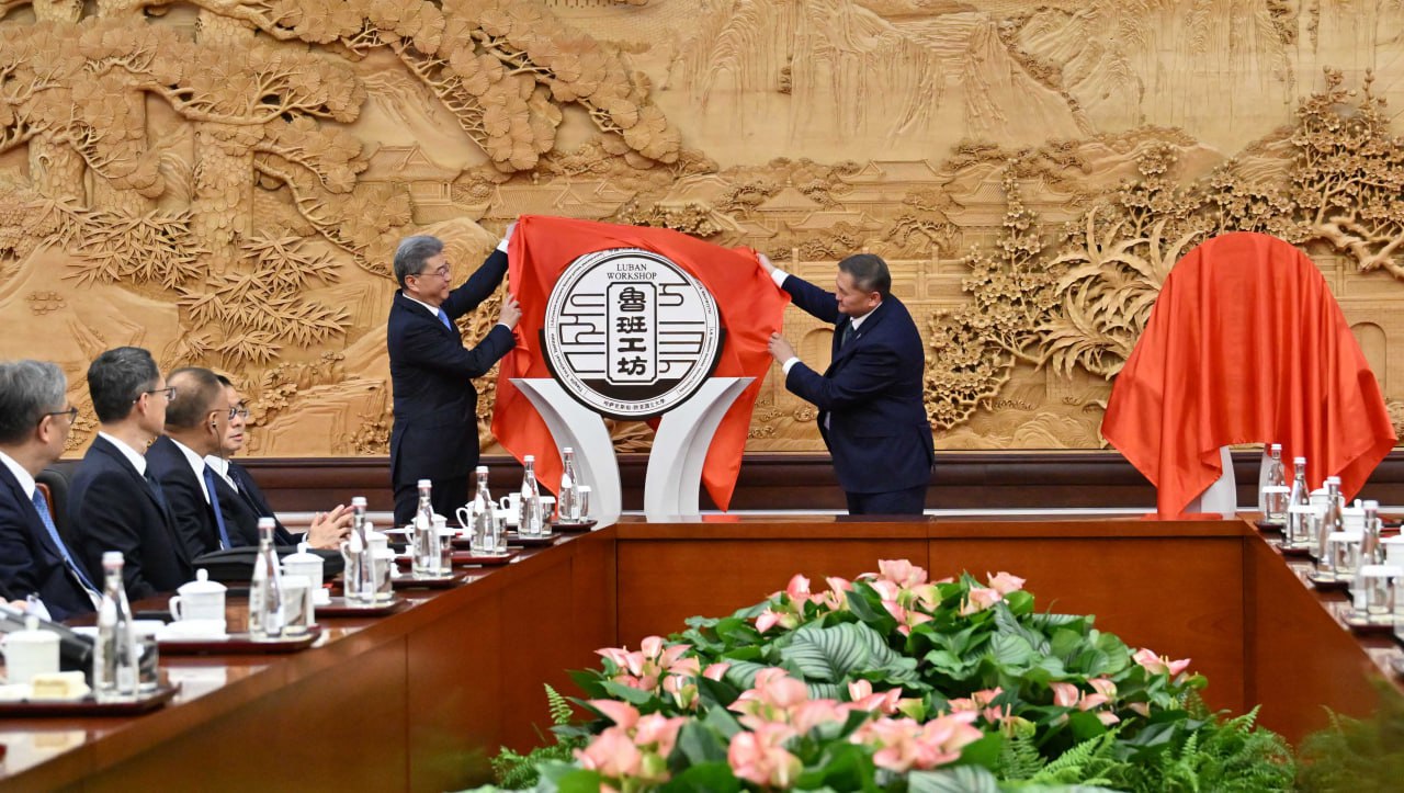 Состоялось открытие мастерских Лу Баня в Казахстане