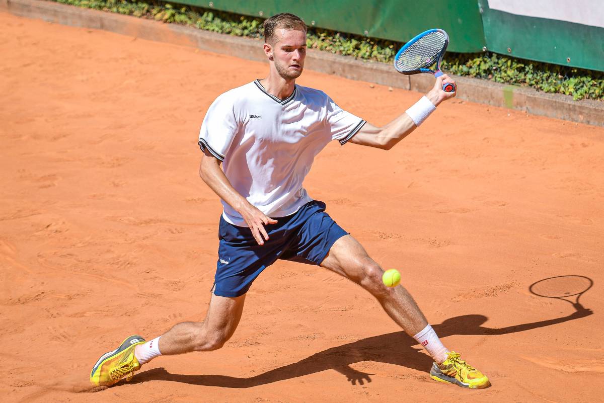 Немецкого теннисиста дисквалифицировали за поход в душ