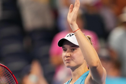 Рыбакина вырвала победу у шестой ракетки мира