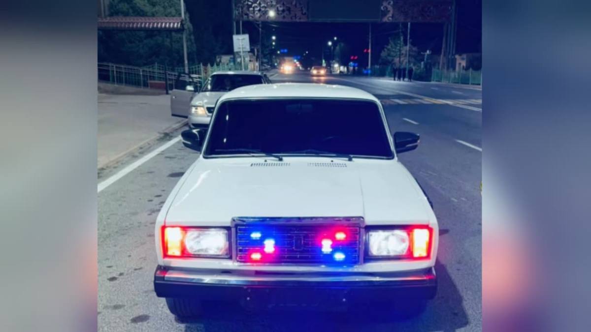 В Туркестанской области задержали нарушителя со спецсигналами и без номеров