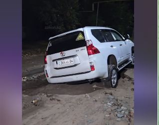 В Алматы после ночного ливня повреждены 13 автомобилей