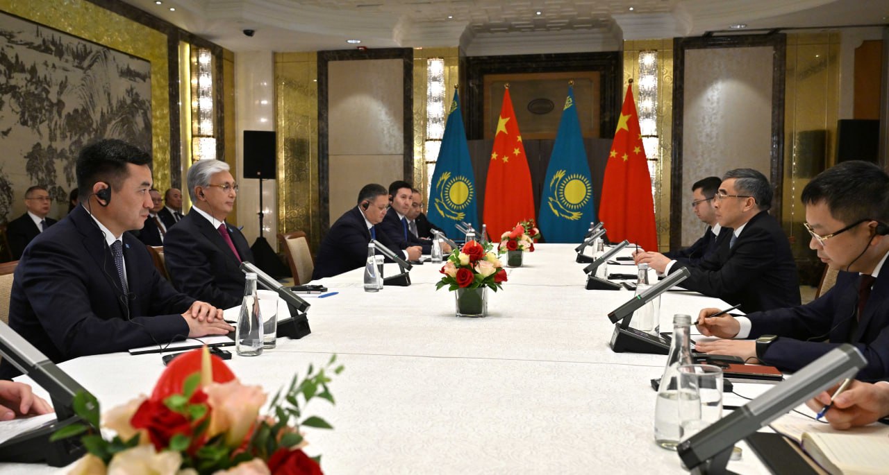 Президент принял председателя Совета директоров Huawei