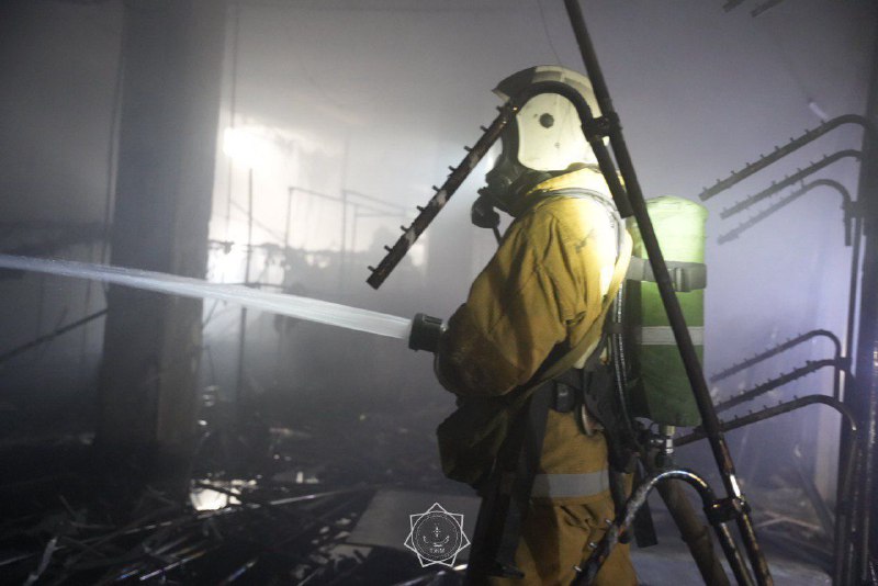 В Шымкенте в торгово - развлекательном центре произошел пожар