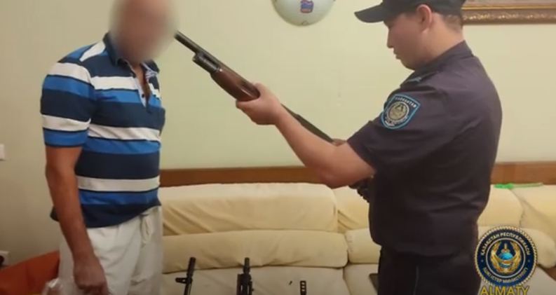 В Алматы проверили более 8 тысяч владельцев оружия в рамках ОПМ «Участок»