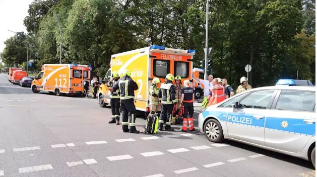 В Берлине автомобиль наехал на группу детей