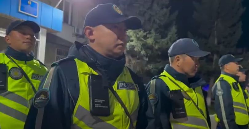 В ВКО полицейские перешли на усиленный вариант несения службы