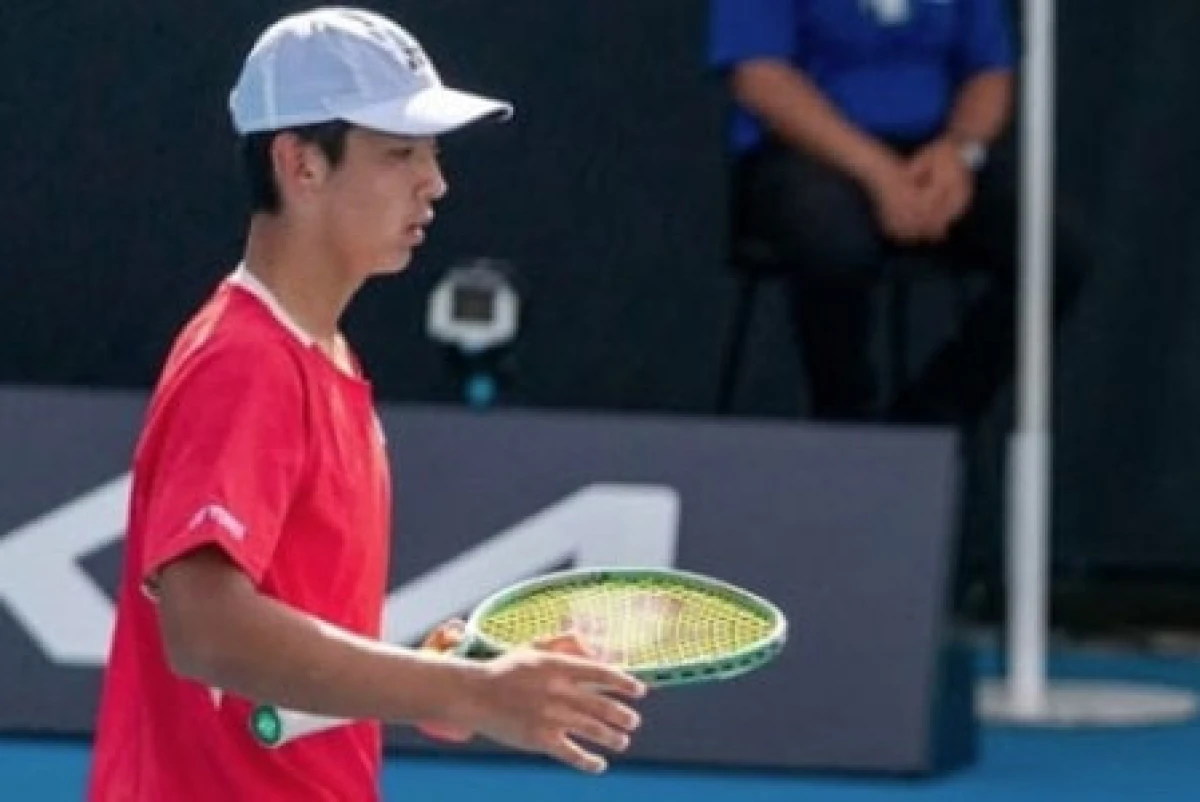 Казахстанский теннисист потерпел поражение в полуфинале юниорского US Open-2025