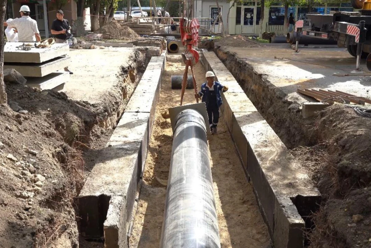 К зиме обновляют 16 километров теплотрассы в Атырау