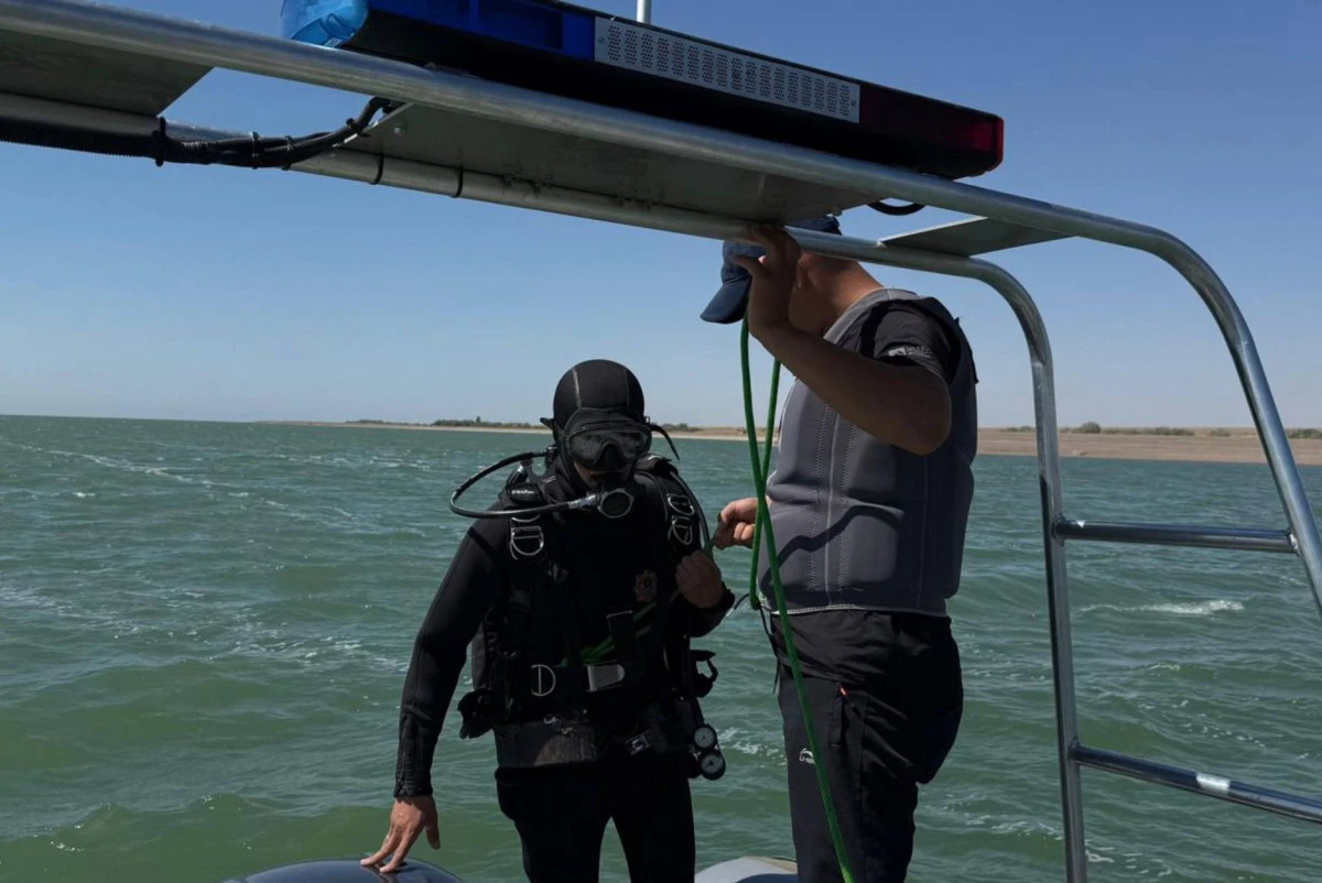 На Капшагае перевернулась лодка