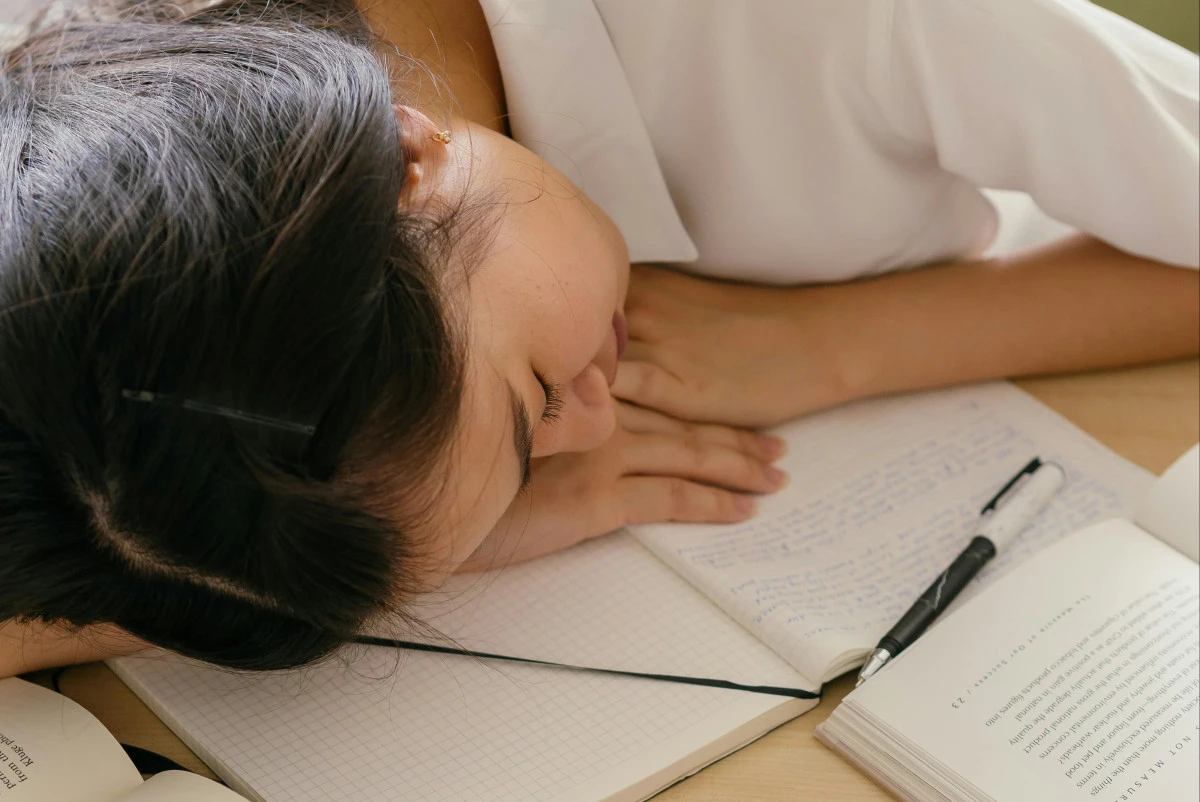 Выпускницу КазНУ обязали вернуть 2,5 млн тенге за обучение по гранту