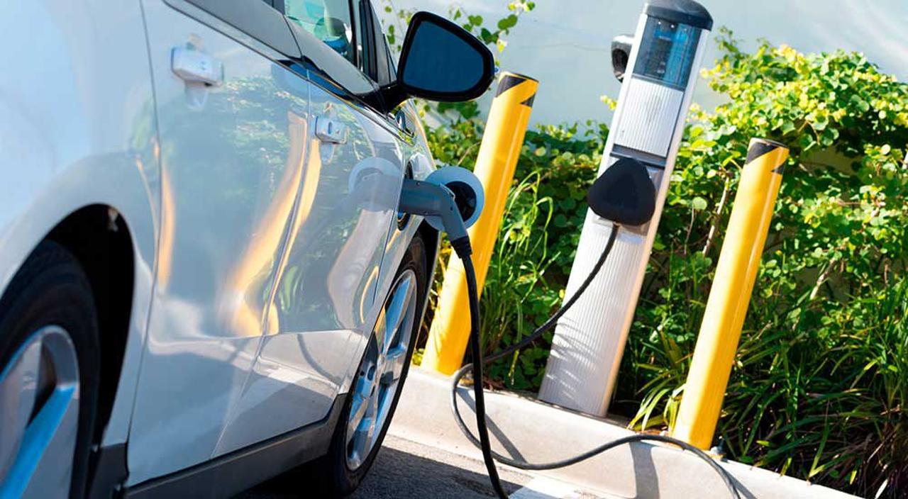 Комитет государственных доходов Министерства финансов обратился к казахстанцам, планирующим ввоз электромобилей