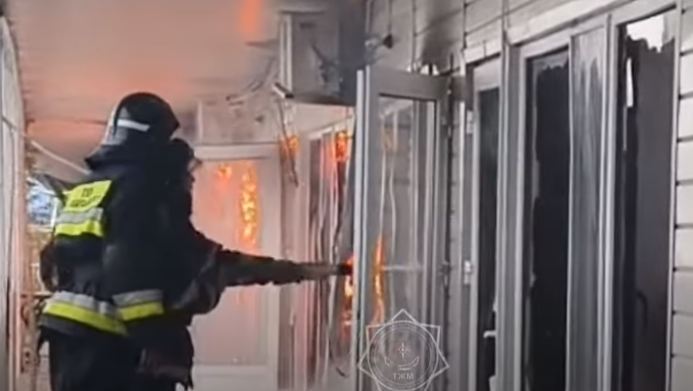 На Алаколе горела база отдыха