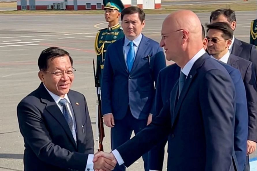 Исполняющий обязанности Президента Мьянмы прибыл в Казахстан