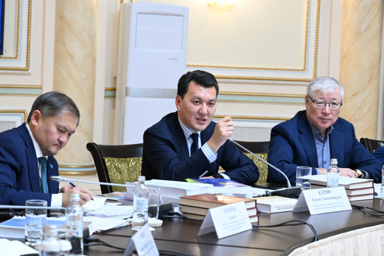 Редакционная коллегия утвердила второй том «Истории Казахстана» для дальнейшей подготовки к изданию