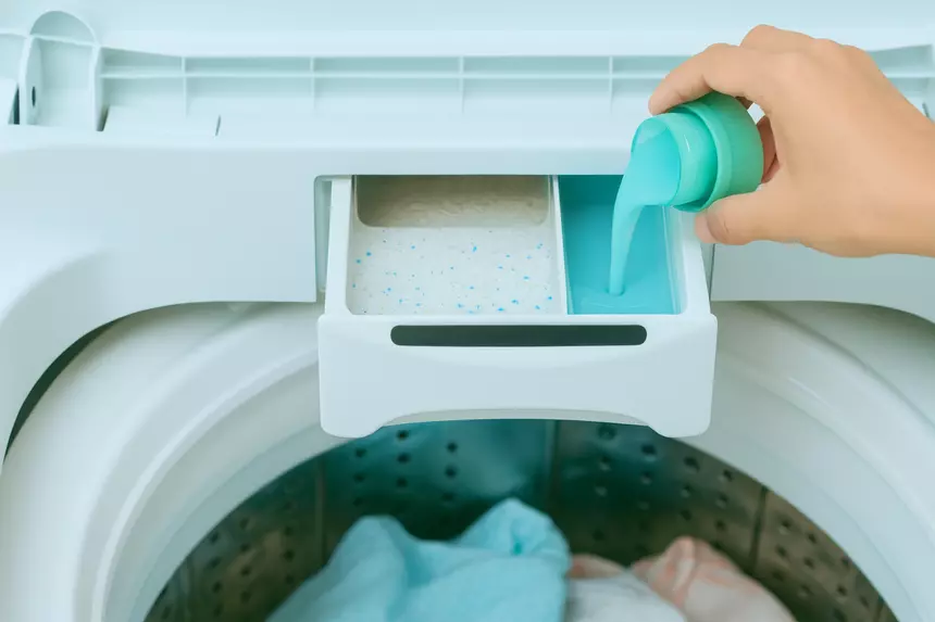 Эксперт рассказал, как кондиционер для белья портит вещи