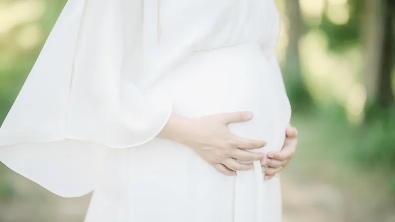 Родила в 15 лет от военнослужащего Нацгвардии: в полиции возбудили уголовное дело