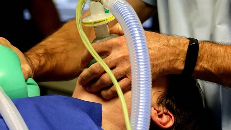 Анестезиолога во Франции подозревают в отравлении 30 пациентов из мести