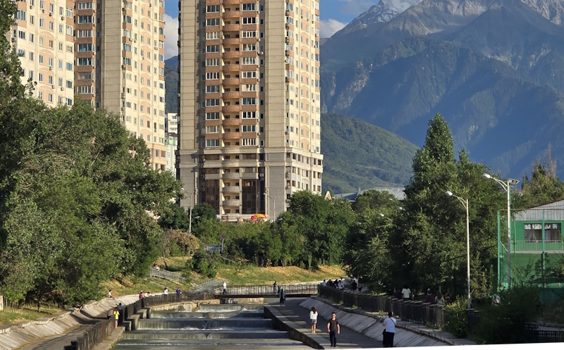 Ритм Алматы: жизнь в городе красок  