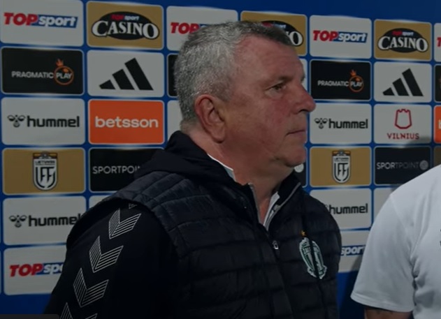 Казахстанский тренер покинул клуб после случая с чемоданами