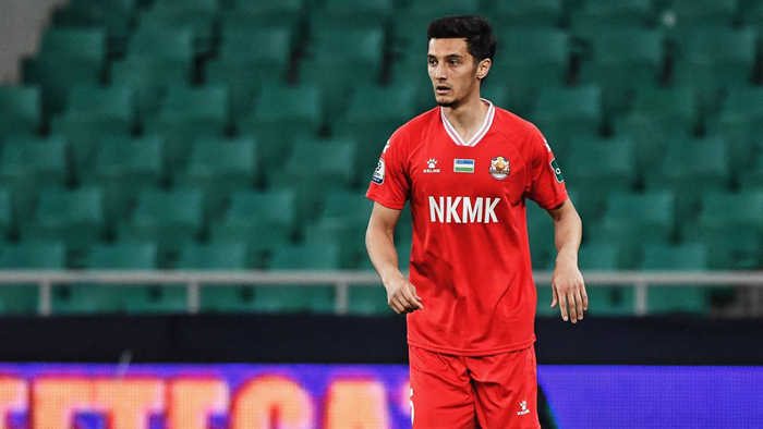 Футболиста сборной Узбекистана выгнали из клуба после скандала