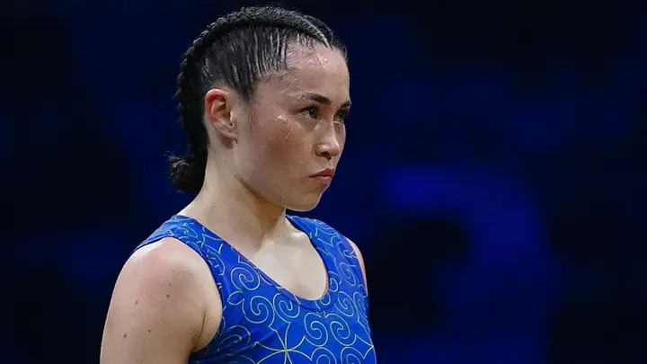 Нокаутом закончился бой красавицы-боксерши из Казахстана за титул чемпионки мира