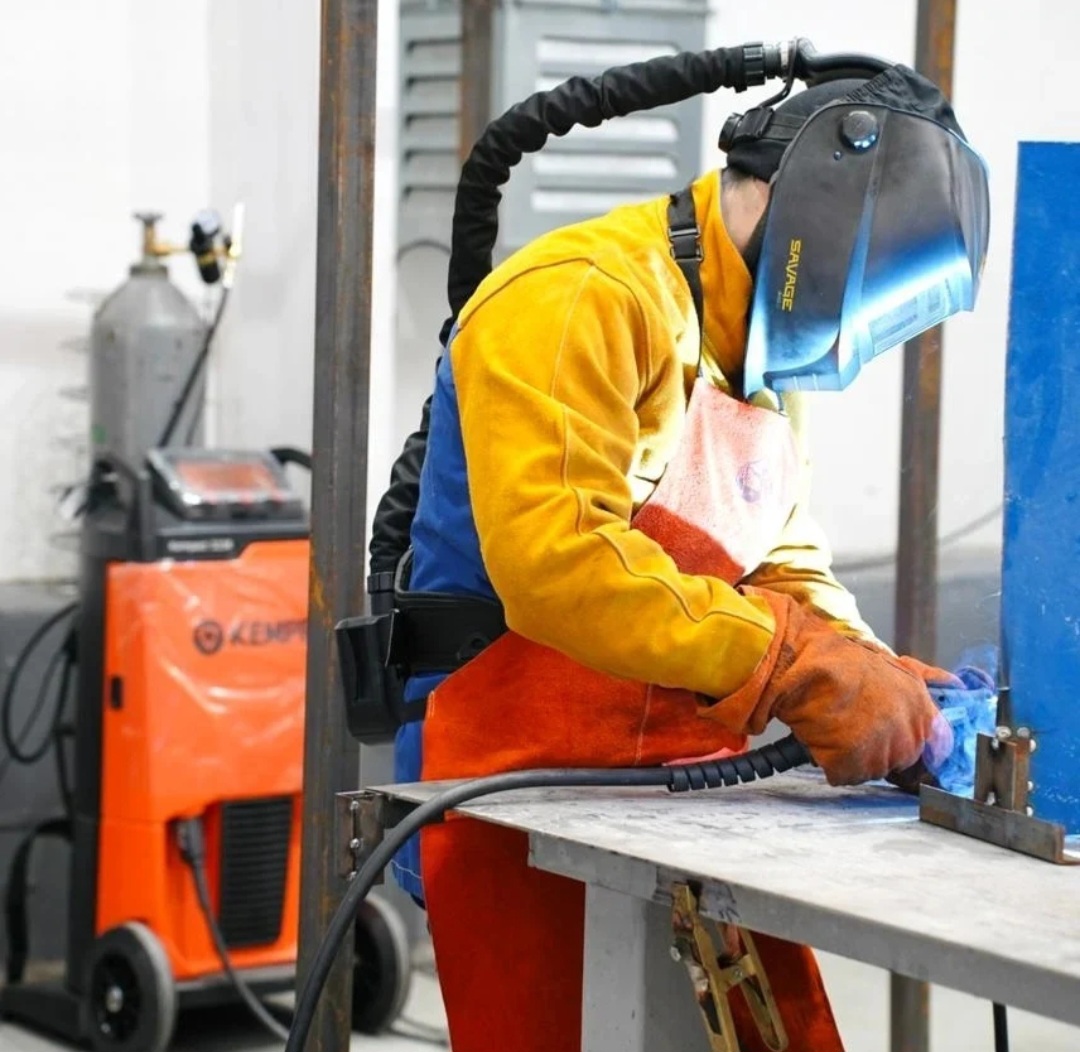 Токаев: «Одна из ключевых задач – повышение авторитета специалистов рабочих профессий»