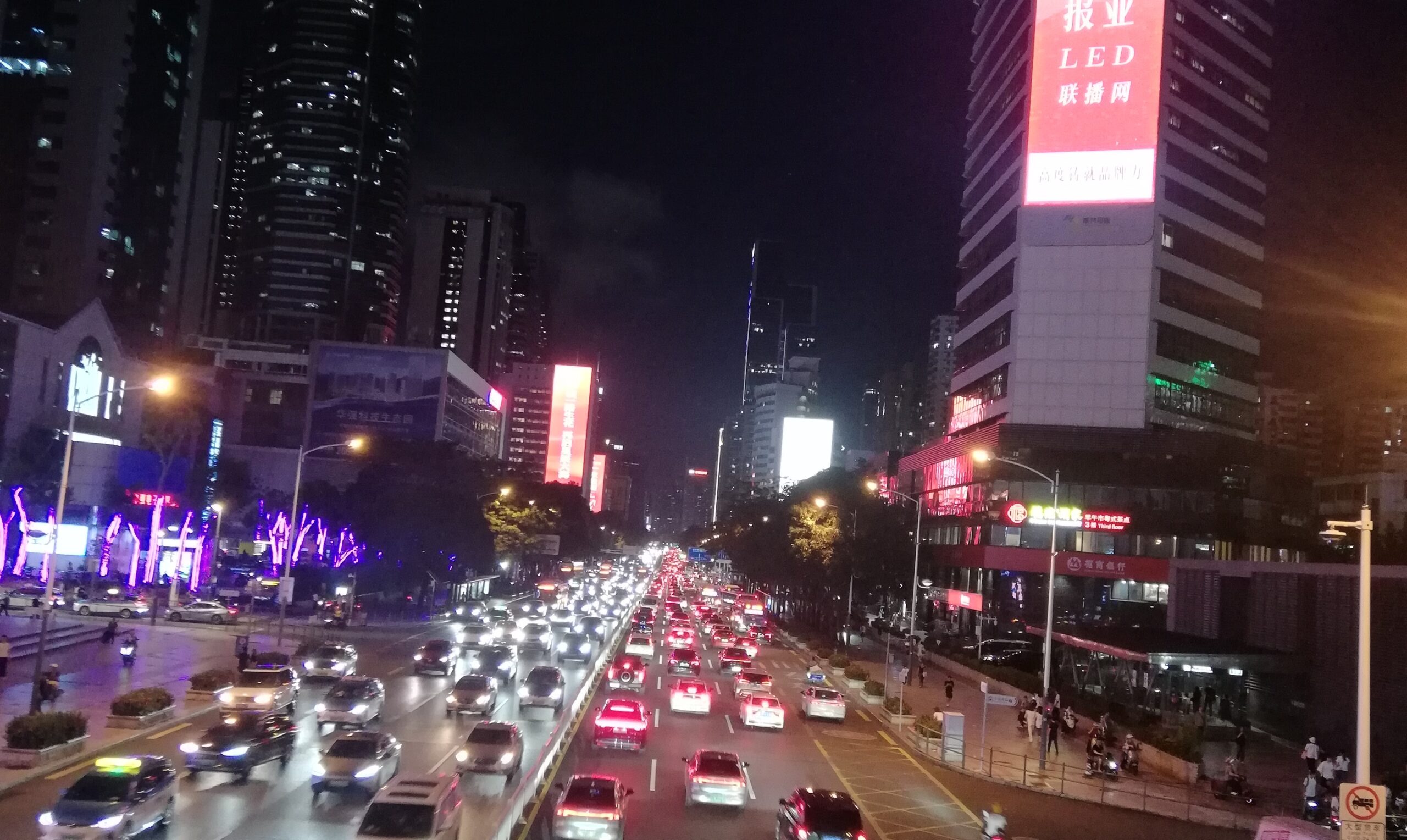 Как Китай "крадет" сердца казахстанцев