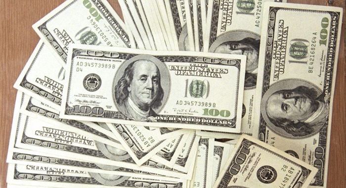 Премию в один триллион долларов сулит Tesla Илону Маску