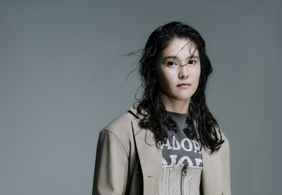 Назым Кызайбай сменила боксерские перчатки на волнующее платье