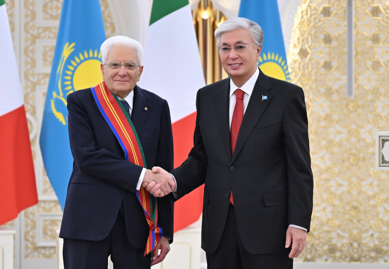 Глава государства наградил президента Италии орденом