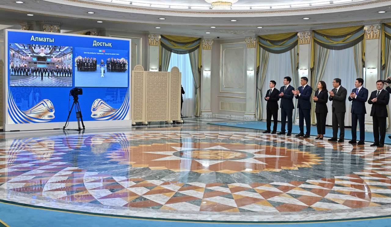 Токаев: «Через территорию страны проходят 5 железнодорожных коридоров, открывающих путь к крупнейшим торговым рынкам мира»