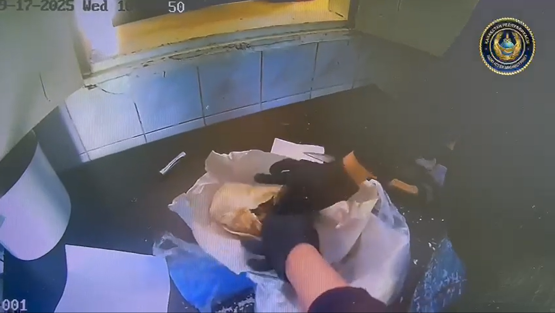 В СИЗО Усть-Каменогорска пытались передать «айфоны», спрятанные в шаурме