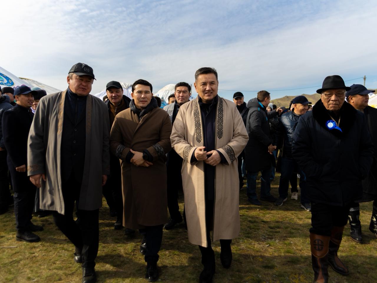 Песни, беркуты и обряды предков: Восточный Казахстан отметил юбилей «Шығыс Салбурыны»